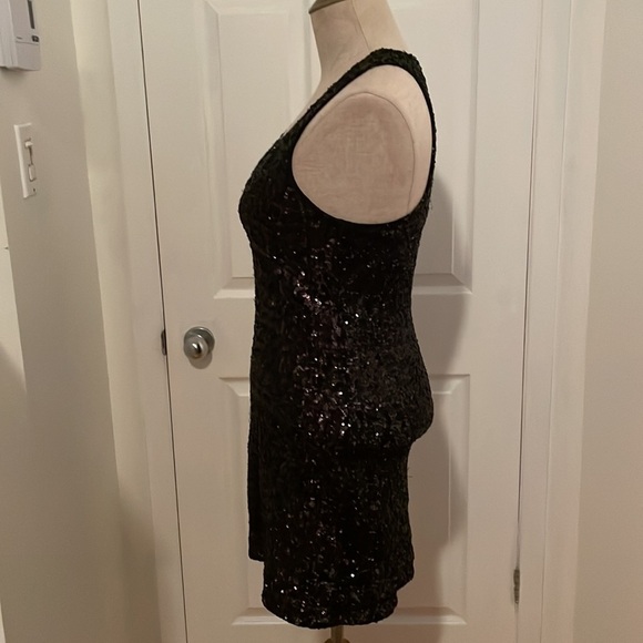 Alice + Olivia
Sequin dress - Picture 5 of 15